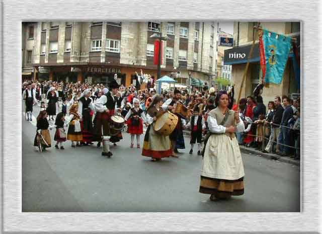 el carmin el carmen huevos pintos pola de siero alojamientos, hotel hoteles apartamentos viajar turismo rural casas rurales casas aldea pola de siero carmen carmin fiestas pola siero pola siero en fiestas fiestas asturianas