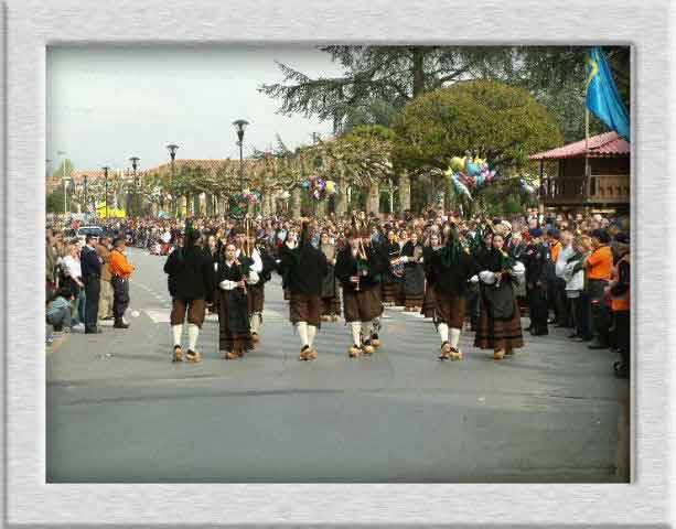 el carmin el carmen huevos pintos pola de siero alojamientos, hotel hoteles apartamentos viajar turismo rural casas rurales casas aldea pola de siero carmen carmin fiestas pola siero pola siero en fiestas fiestas asturianas