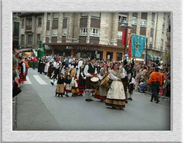 el carmin el carmen huevos pintos pola de siero alojamientos, hotel hoteles apartamentos viajar turismo rural casas rurales casas aldea pola de siero carmen carmin fiestas pola siero pola siero en fiestas fiestas asturianas