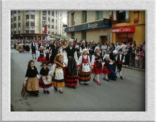 el carmin el carmen huevos pintos pola de siero alojamientos, hotel hoteles apartamentos viajar turismo rural casas rurales casas aldea pola de siero carmen carmin fiestas pola siero pola siero en fiestas fiestas asturianas