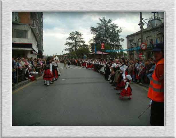 el carmin el carmen huevos pintos pola de siero alojamientos, hotel hoteles apartamentos viajar turismo rural casas rurales casas aldea pola de siero carmen carmin fiestas pola siero pola siero en fiestas fiestas asturianas